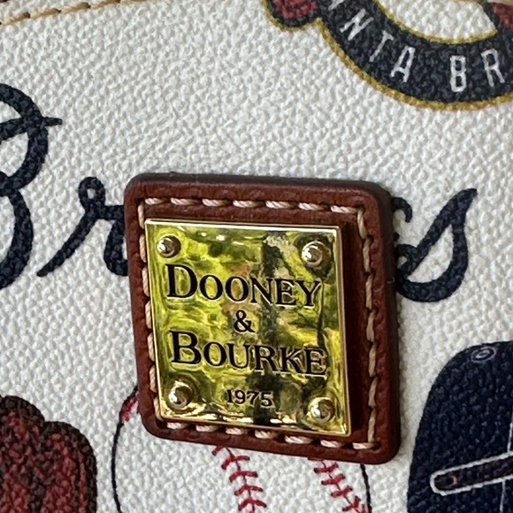 AUTHENTIC Dooney & Bourke Purse - Picture 3 of 4